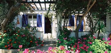 Golden Beach Hotel & Apartments в Tinos, GR