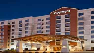 Staybridge Suites Indianapolis Downtown-Conv Ctr в Индианаполис, IN