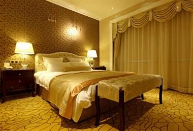 武湖, CNにおけるAlton Hotel