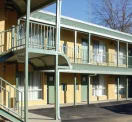 Country Comfort Tumut, Ashton Townhouse in Tumut, AU