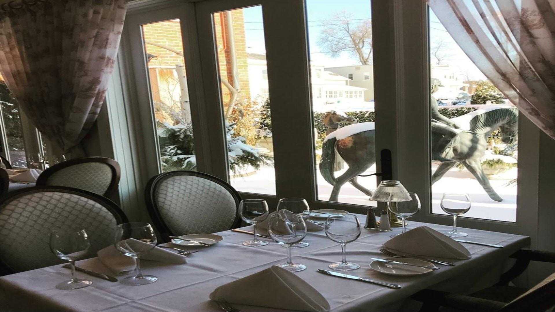 Hogan's Restaurant в King City, ON