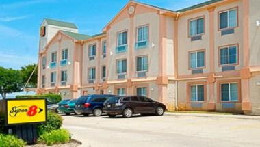 Super 8 by Wyndham Irving/DFW Apt/North image