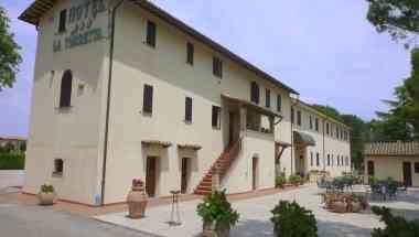Hotel Ristorante La Torretta в Assisi, IT