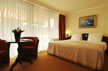 Hotel-Restaurant De Hunzebergen a Emmen, NL