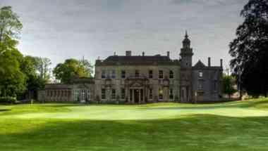 Tracy Park в Bristol, GB1