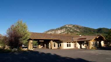 The Flying Saddle Resort в Alpine, WY