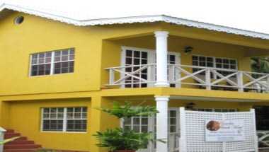 Paradise Beach Hotel a Kingstown, VC