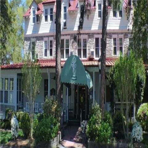 Pine Crest Inn in Pinehurst, NC