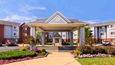 Microtel Inn & Suites by Wyndham Philadelphia Airport в Philadelphia, PA