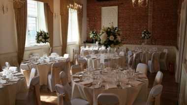 Boughton House в Kettering, GB1