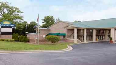 Days Inn by Wyndham Conover-Hickory в Conover, NC