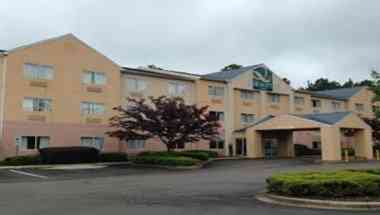 Quality Inn and Suites Birmingham - Highway 280, Birmingham, AL