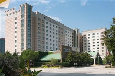 DoubleTree by Hilton Hotel Chicago O'Hare Airport - Rosemont image