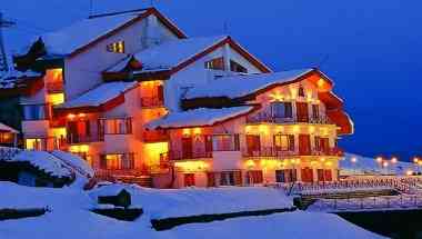 Cliff Top Club в Auli, IN