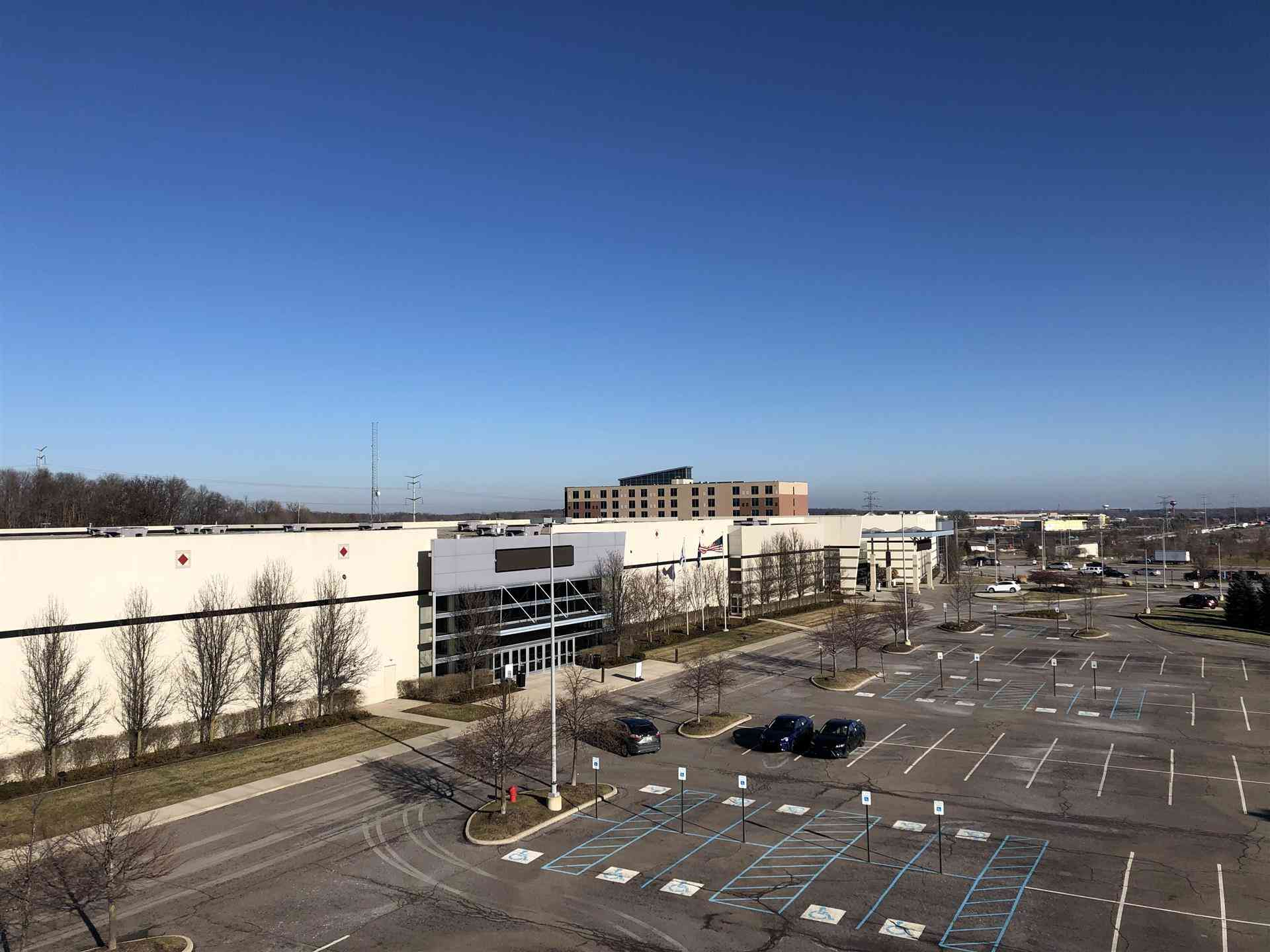 Suburban Collection Showplace в Novi, MI