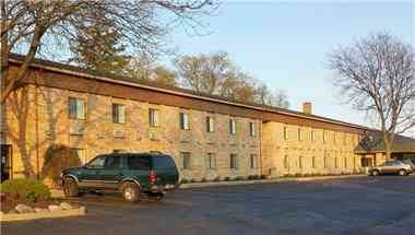 AmericInn by Wyndham Delafield, Delafield, WI