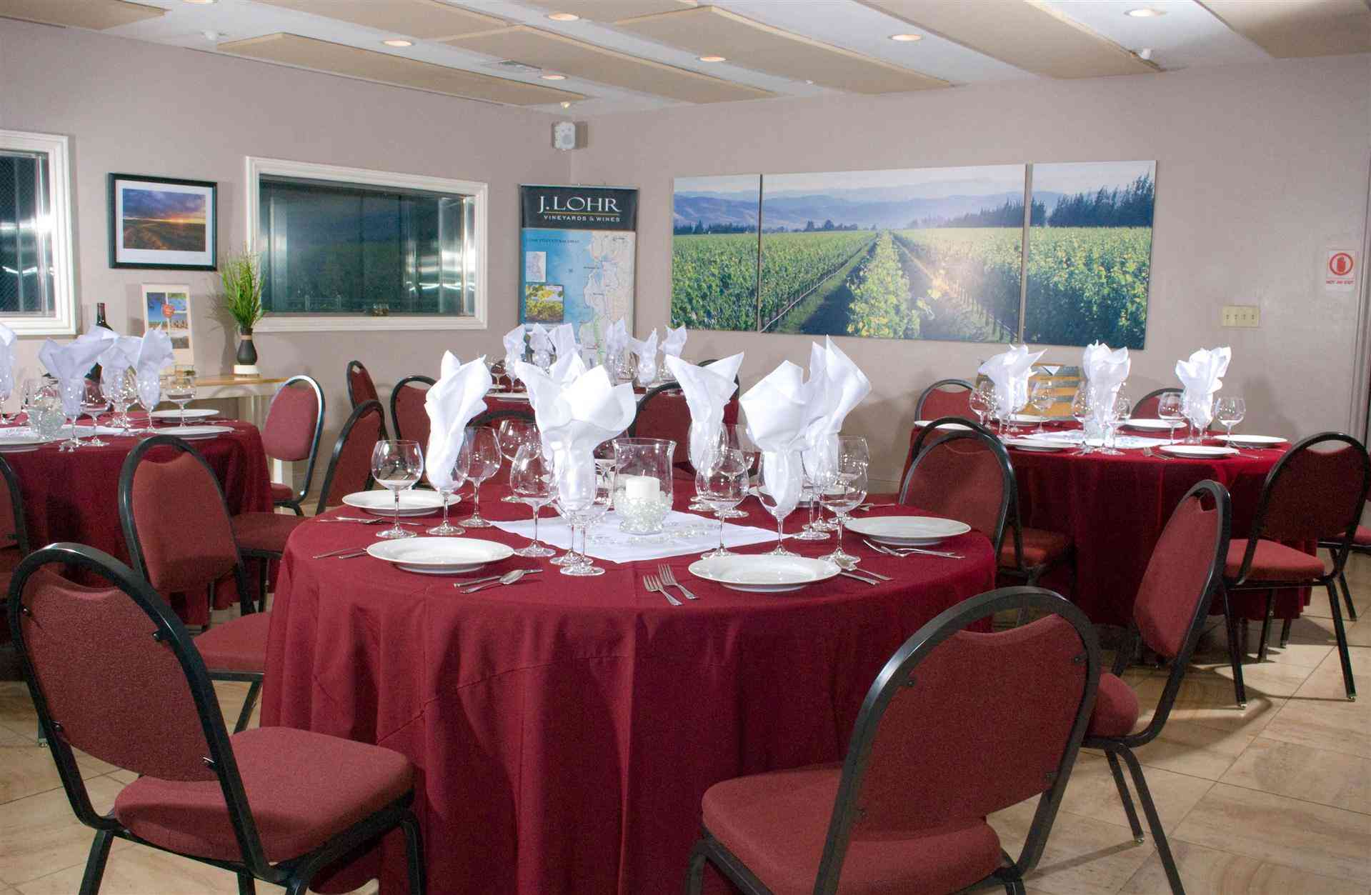 J. Lohr San Jose Wine Center в San Jose, CA