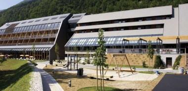 Alpine Wellness Resort Spik в Gozd Martuljek, SI