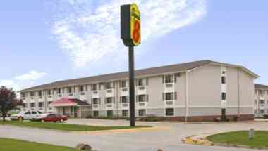 Super 8 by Wyndham Omaha I-80 West in Omaha, NE
