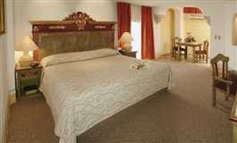 Howard Johnson by Wyndham Morelia Calle Real в Morelia, Michoacan, MX