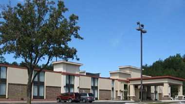 Best Western Plus Yadkin Valley Inn & Suites в Jonesville, NC