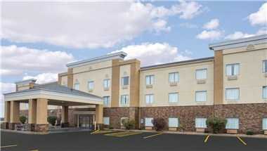 La Quinta Inn & Suites by Wyndham Pontoon Beach, Pontoon Beach, IL