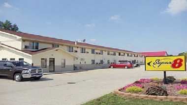 Super 8 by Wyndham Elkhart a Elkhart, IN