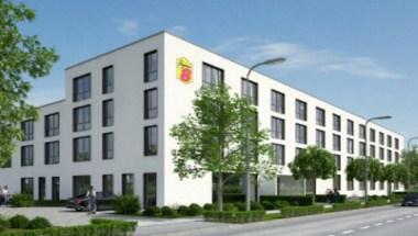 Super 8 by Wyndham Munich City North image