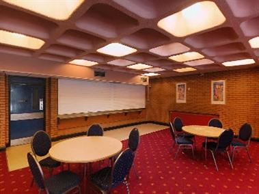 Angel Centre в Tonbridge, GB1