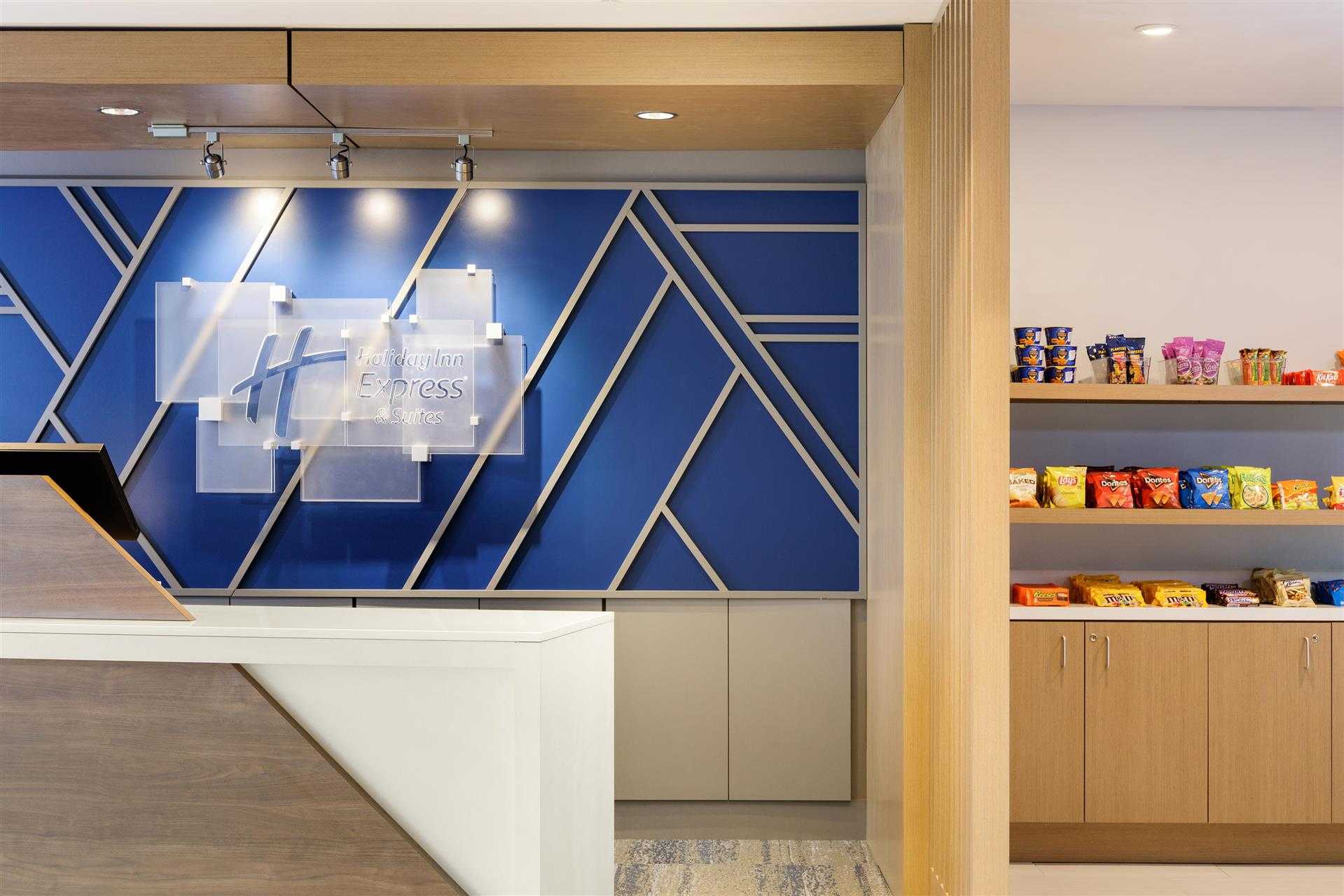 Holiday Inn Express & Suites Destin - Miramar Beach in เดสติน, FL