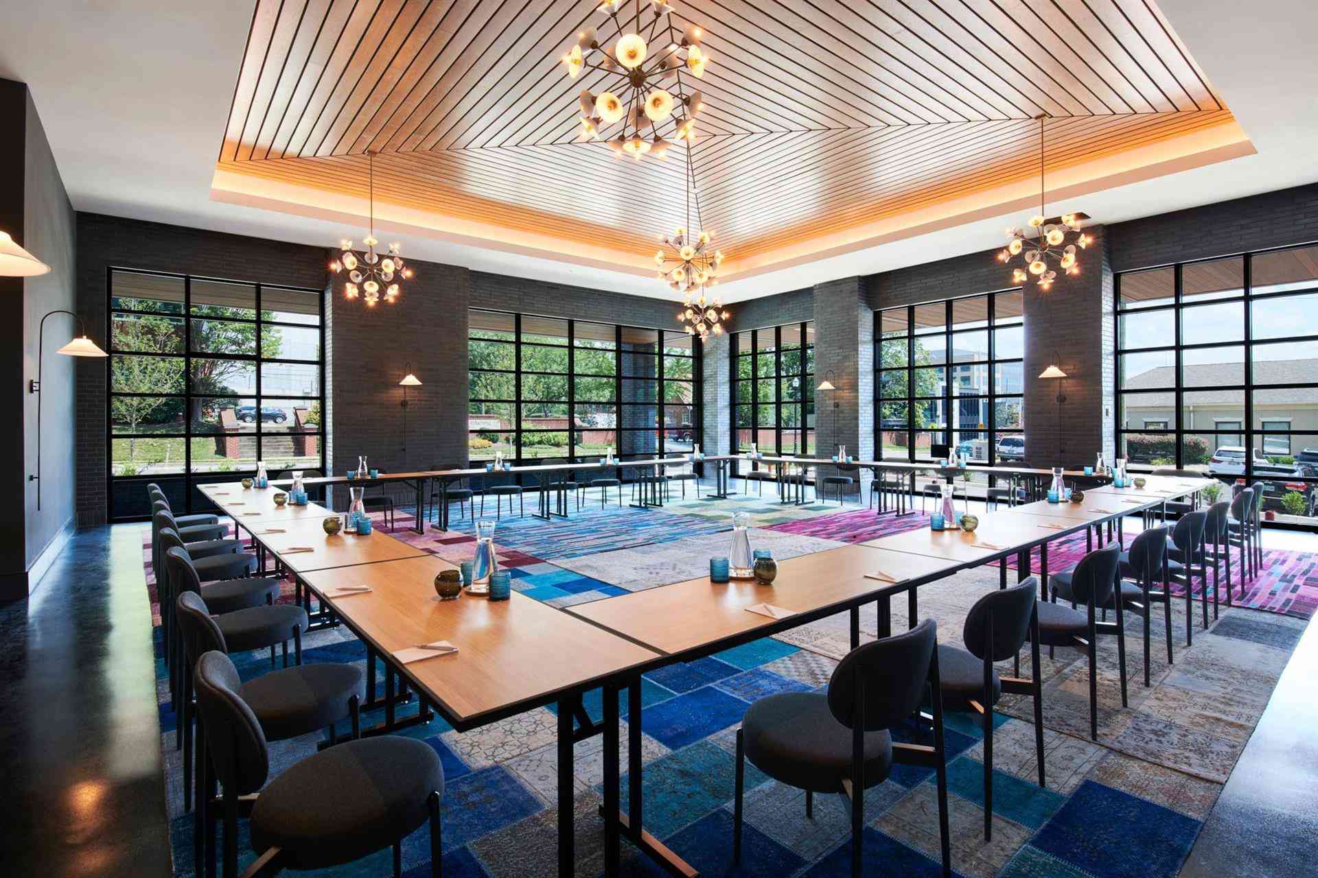 Virgin Hotels Nashville a Nashville, TN