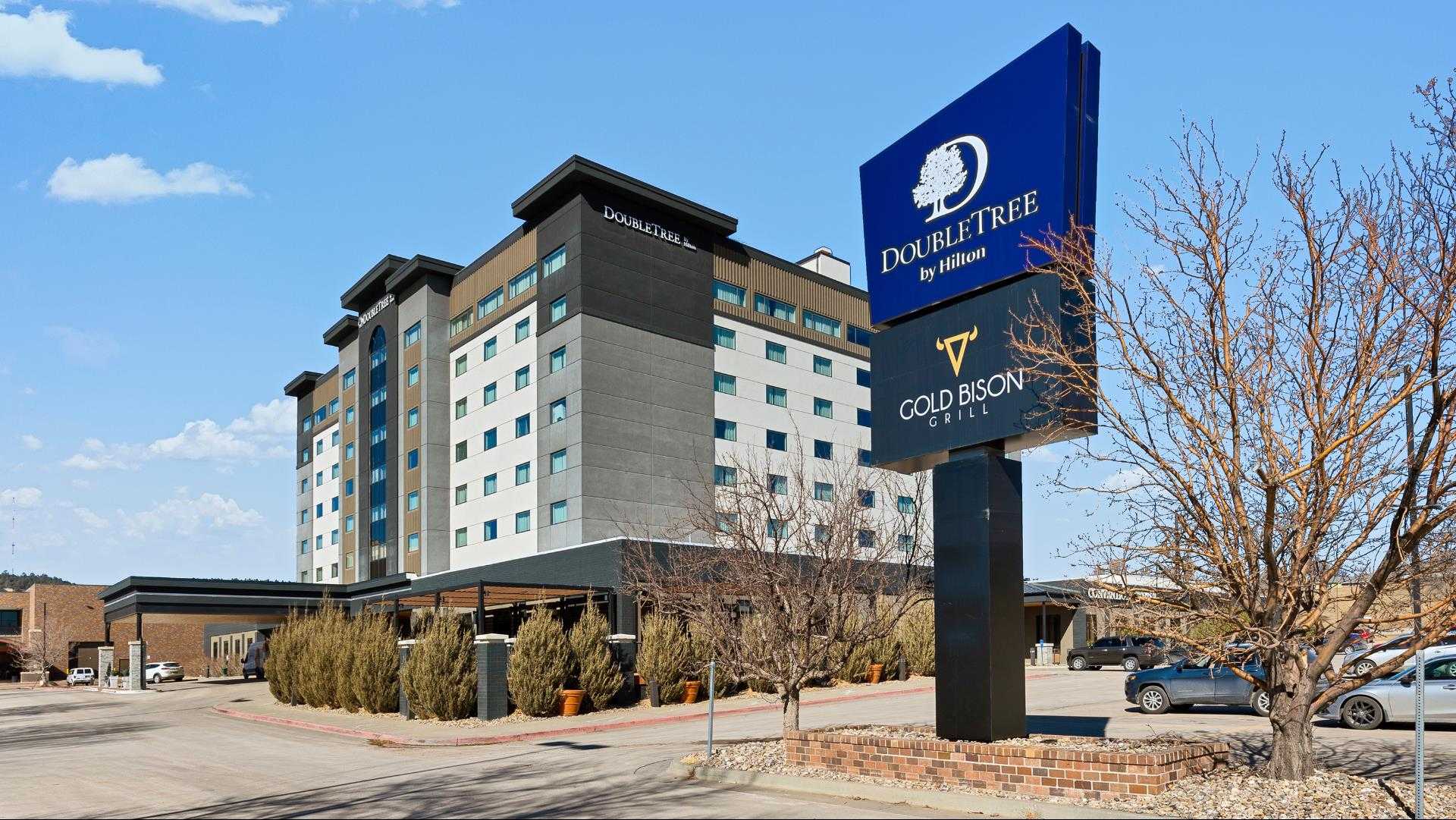 DoubleTree by Hilton Rapid City Downtown Convention Center в Рапид-Сити, SD