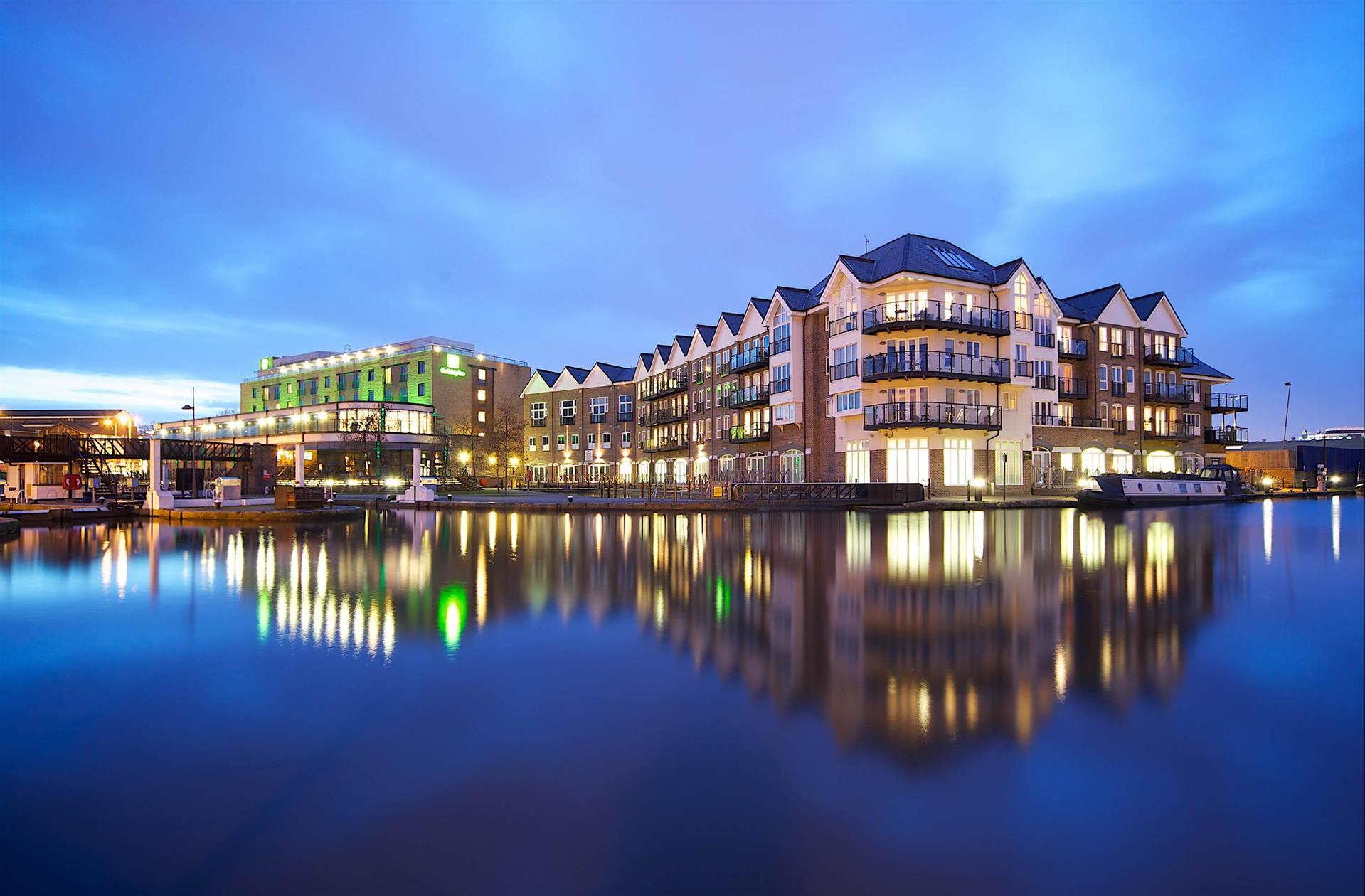 Holiday Inn London-Brentford Lock image