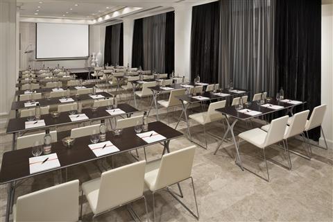 Palacio de los Duques, a Gran Melia Hotel a Madrid, ES