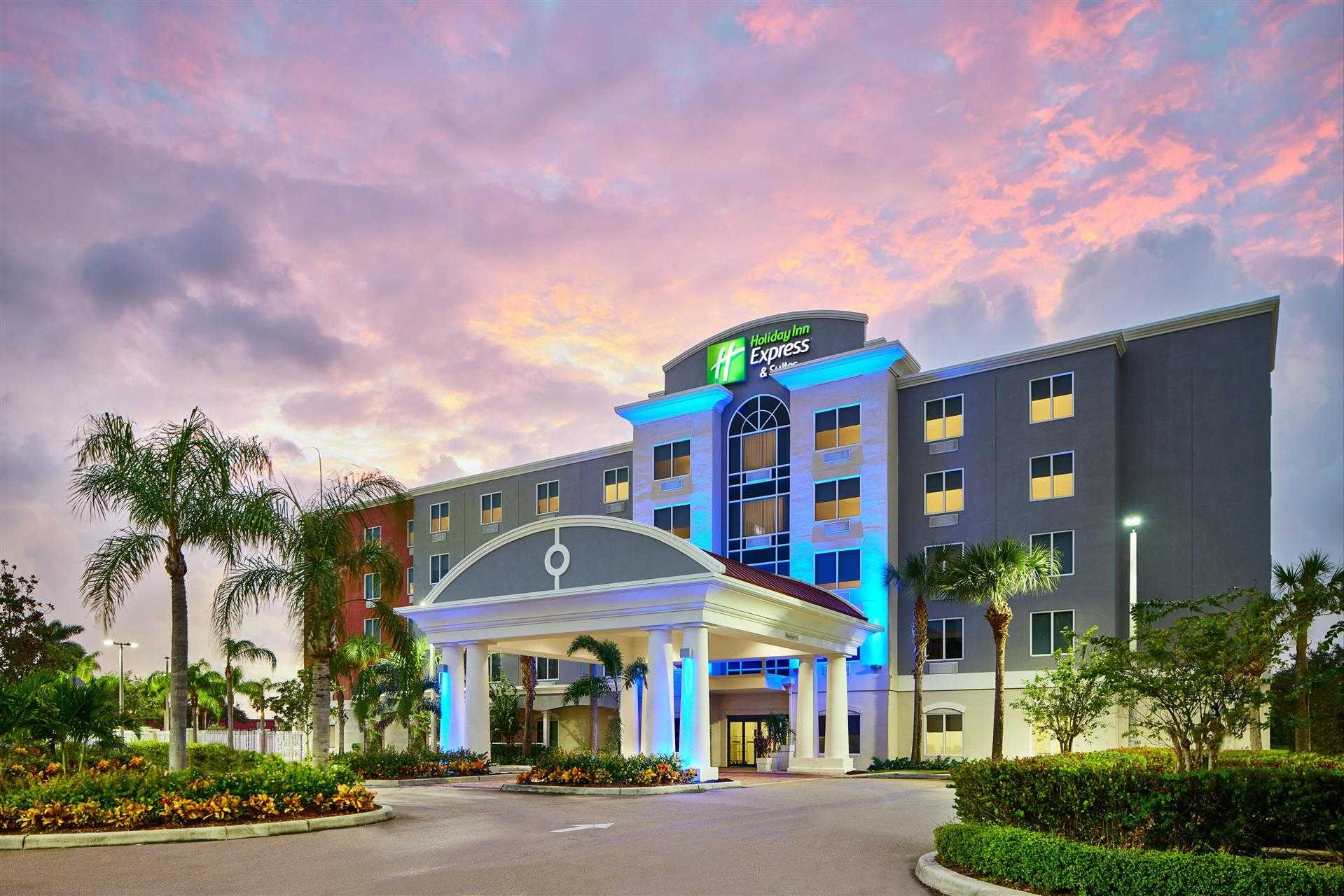 Holiday Inn Express Hotel & Suites port St. Lucie West in พอร์ตเซนต์ลูซี, FL