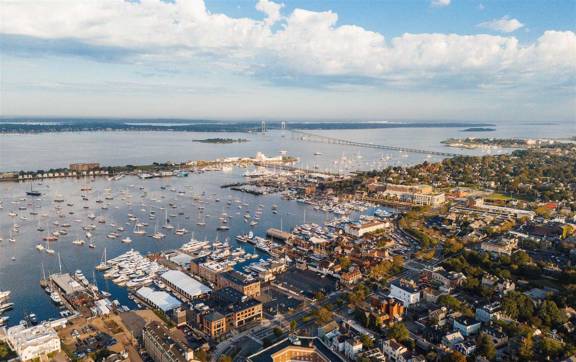 Discover Newport, RI (CVB) i Newport, RI