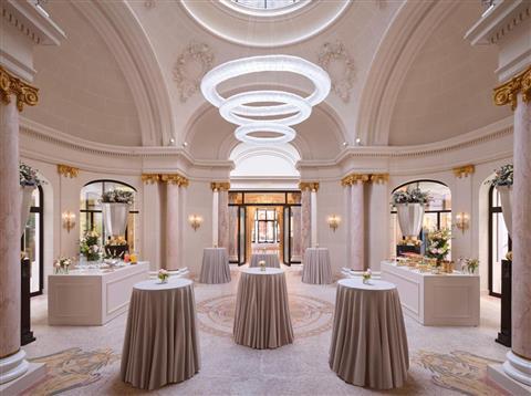 The Peninsula Paris в Paris, FR