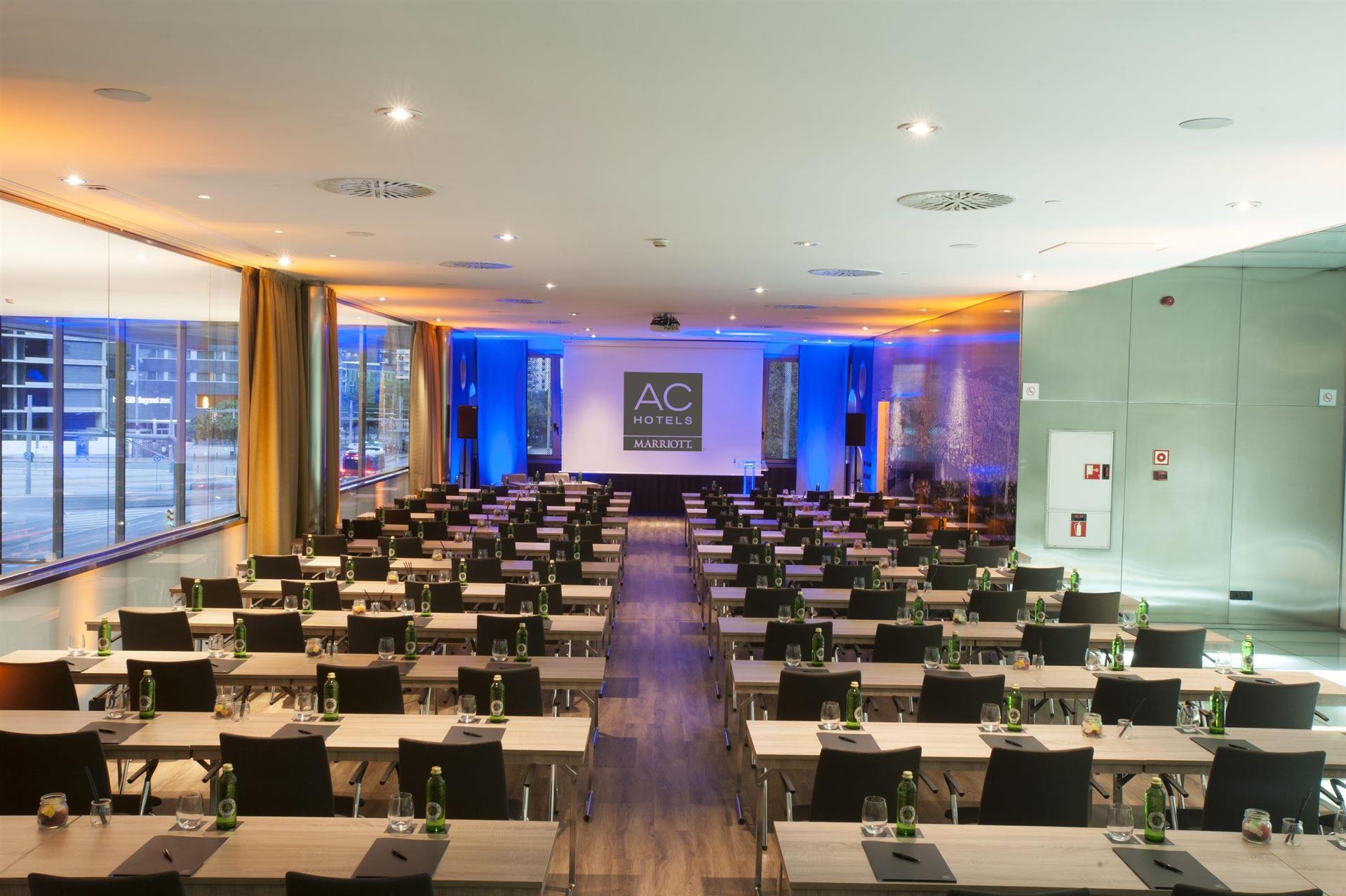 ミーティングルームの画像