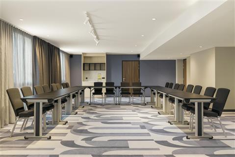 Arcueil, FR 的 Courtyard Paris Arcueil