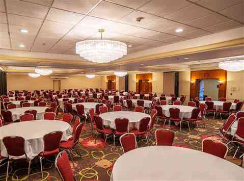 Twenty-Three03 в Wauwatosa, WI