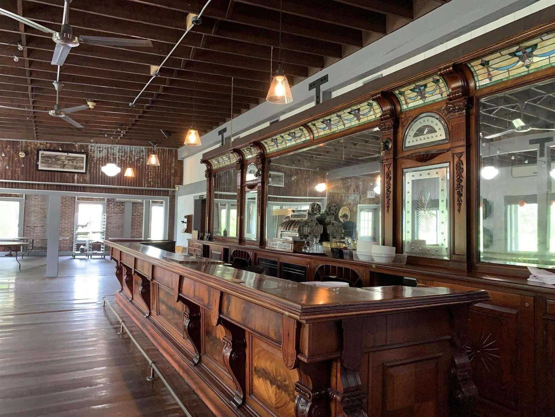 Corby Hall в Belleville, ON