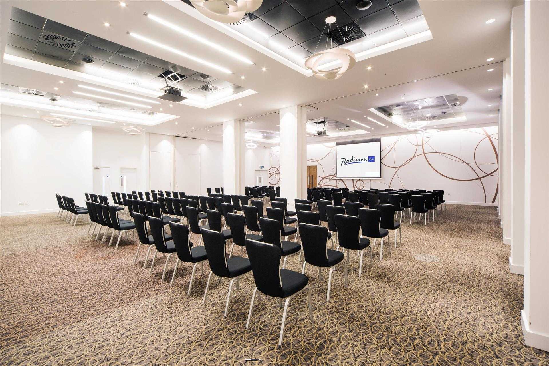 Radisson Blu Hotel, Cardiff в Cardiff, GB3