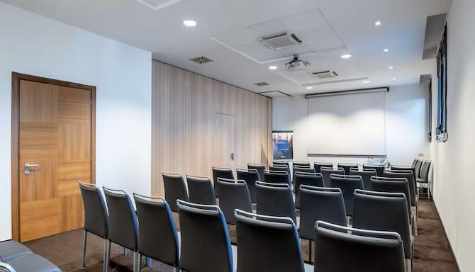 Изображение помещения для встречи