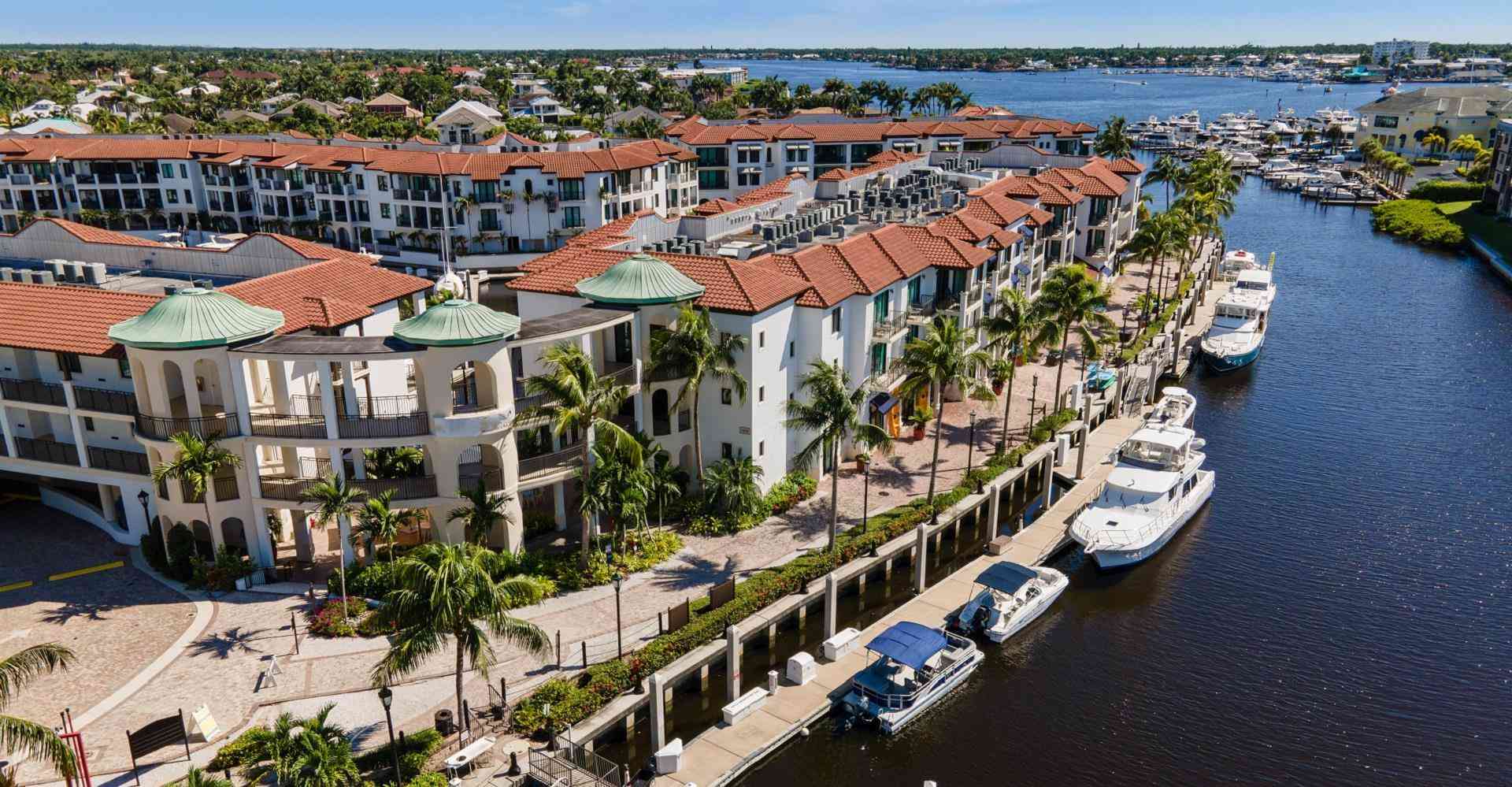 Naples Bay Resort & Marina в Naples, FL