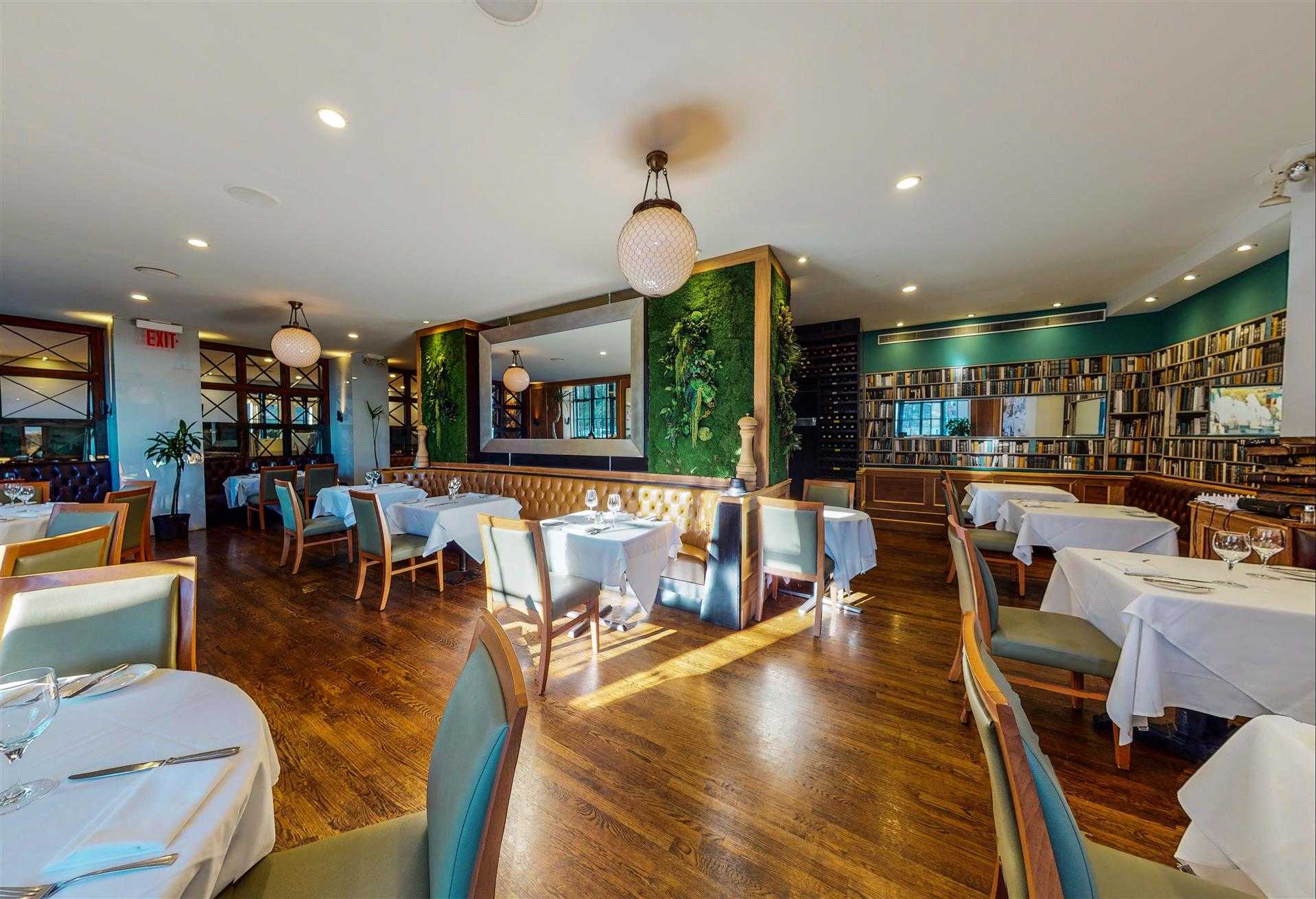 Tudor City Steakhouse в New York, NY