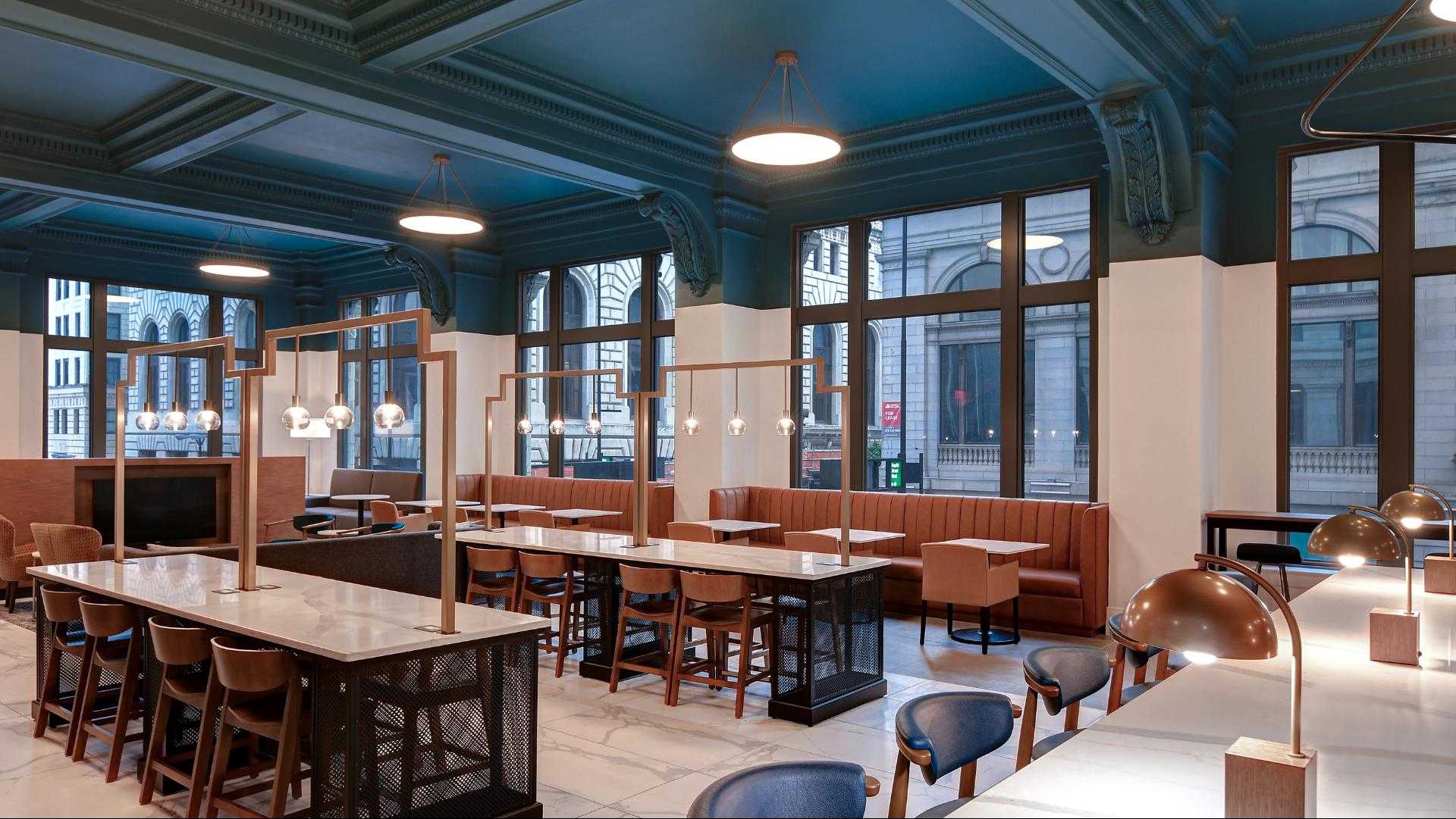 Courtyard by Marriott Cincinnati Downtown в Cincinnati, OH