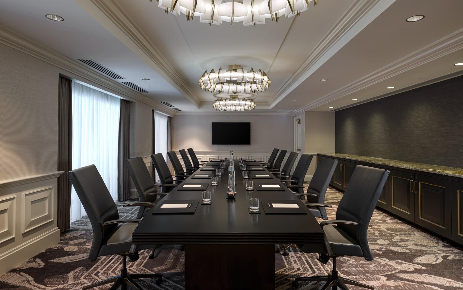 JW Marriott Chicago UNLOCK EXCLUSIVE SAVINGS AT JW MARRIOTT CHICAGO