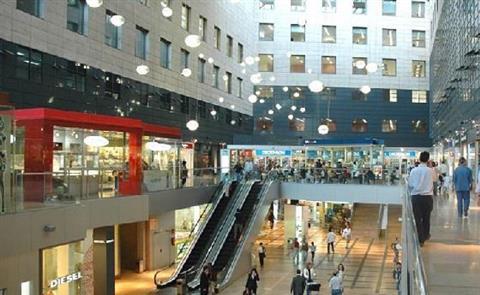 拉伊拉购物中心