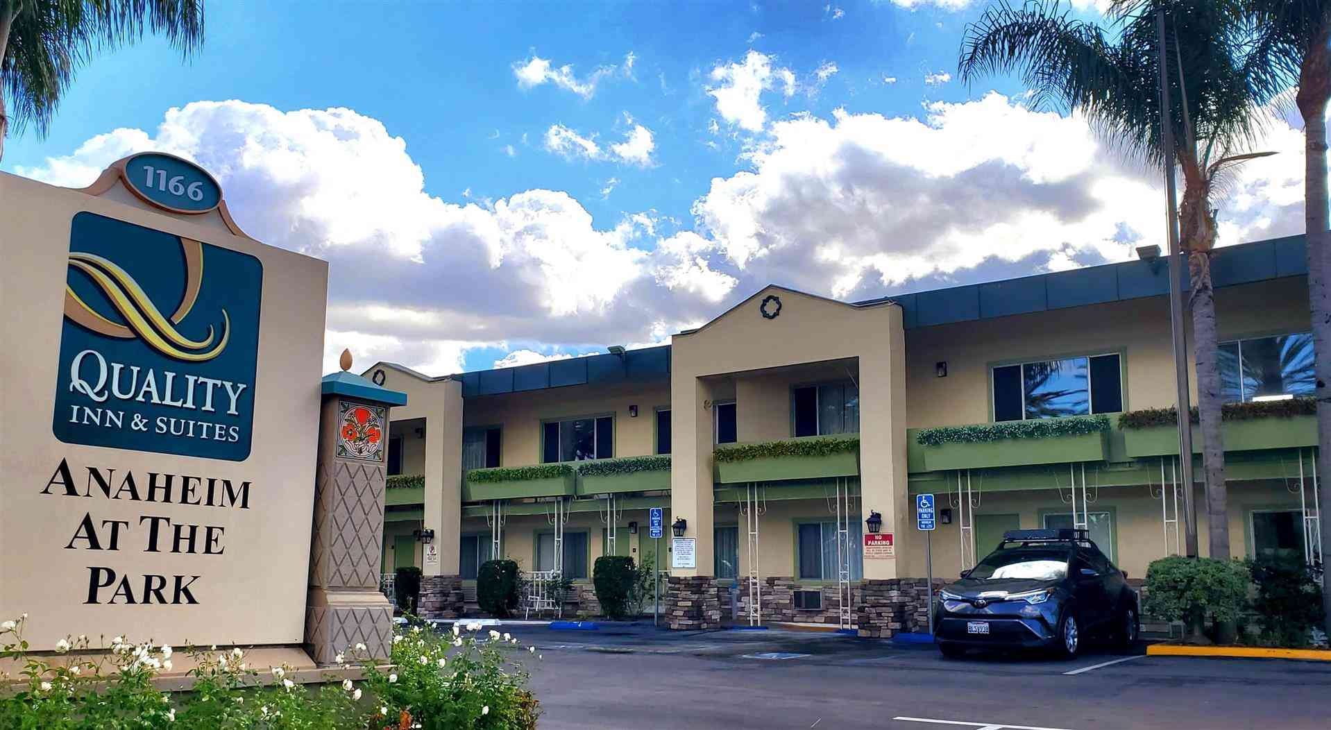 Quality Inn and Suites Anaheim at the Park в Anaheim, CA