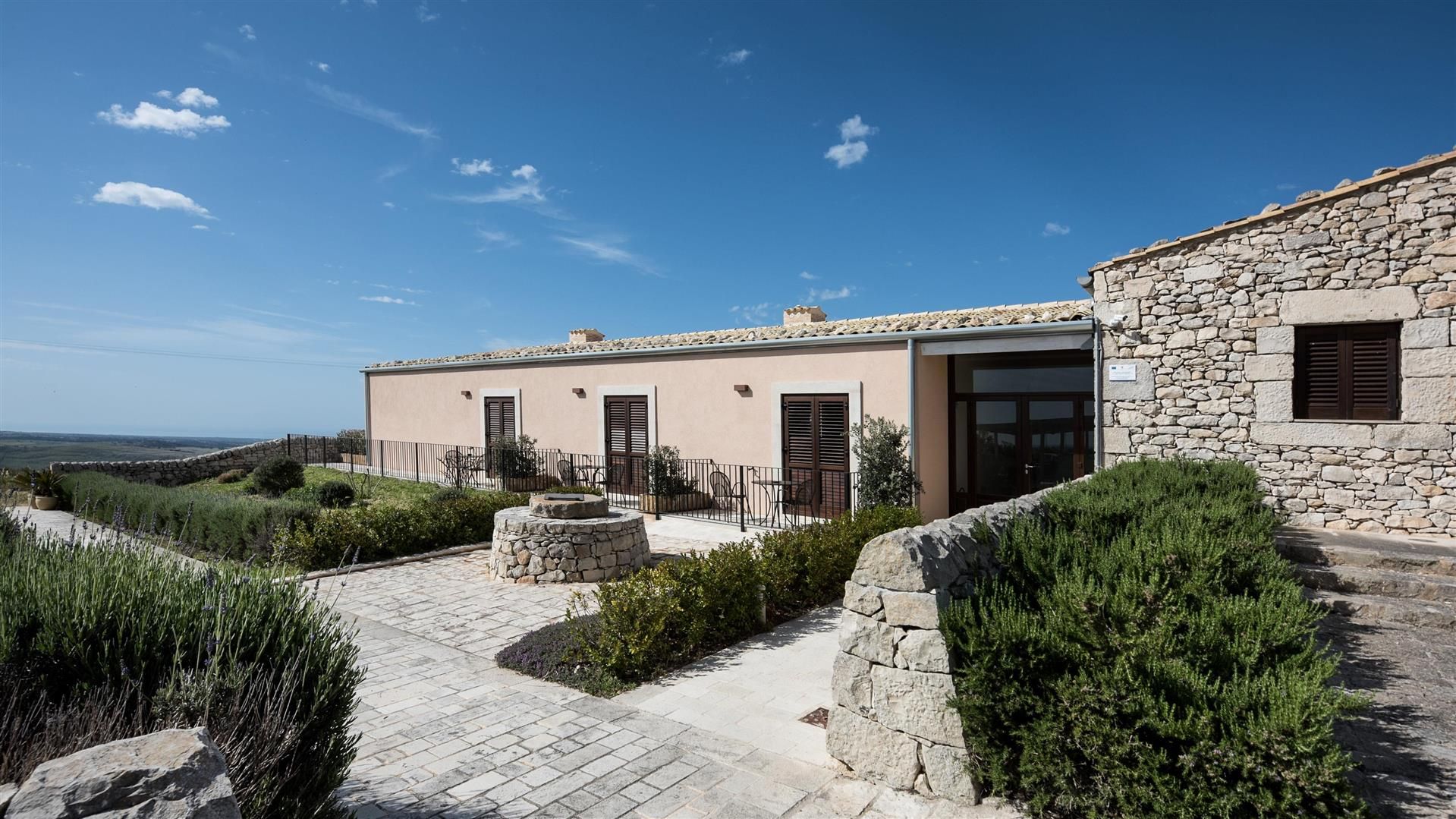 รูปสถานที่จัดงาน